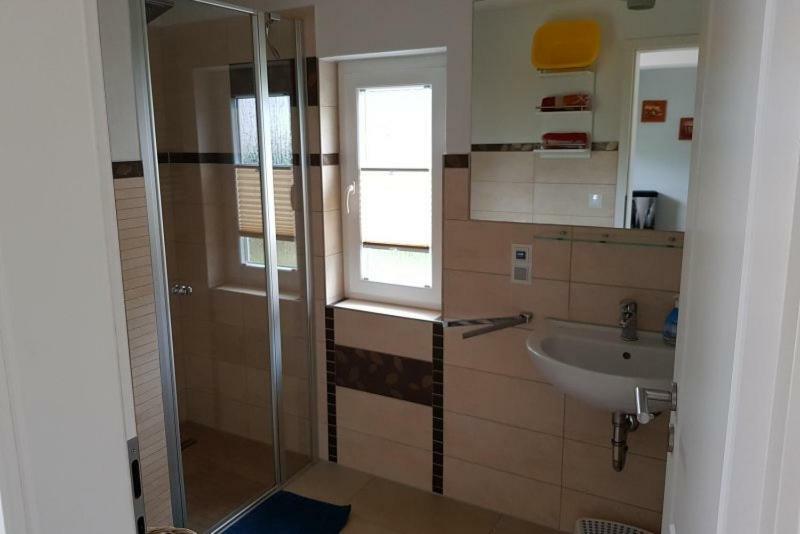 Groß Zicker Ferienwohnung Fiene מראה חיצוני תמונה